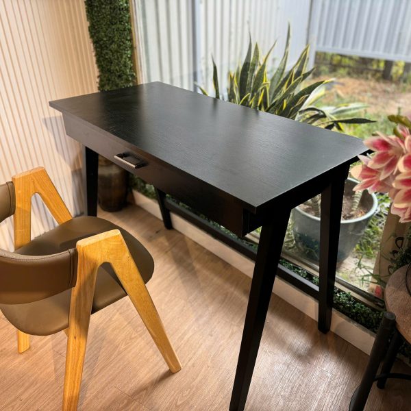 BÀN LÀM VIỆC CHÂN CHỮ A